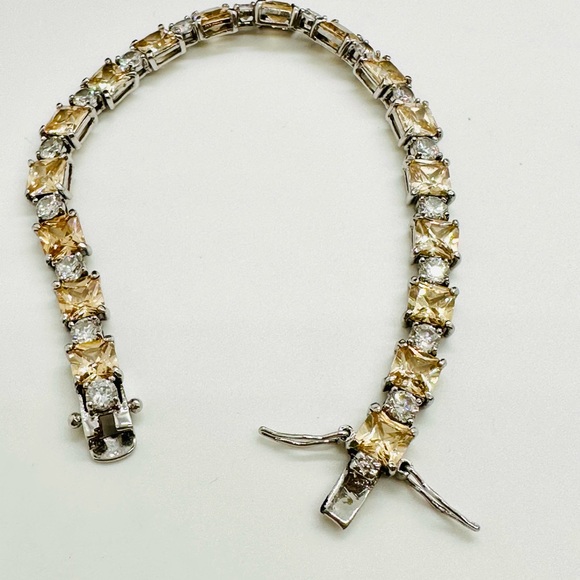 Beautiful Crystal 925 Tennis Bracelet - Picture 10 of 17